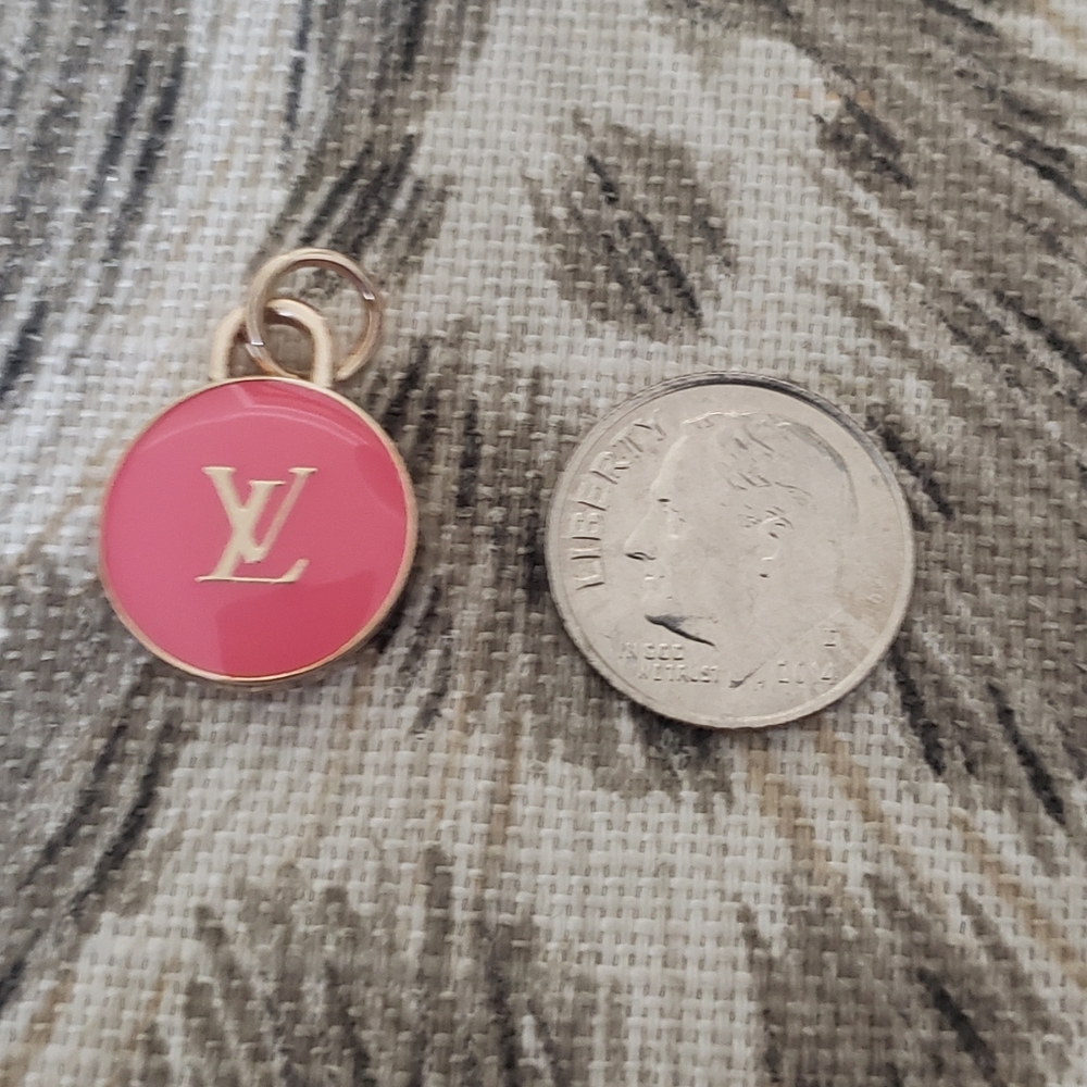 VINTAGE Louis Vuitto pink Logo & gold filled seed pearl necklace - Picture 9 of 10